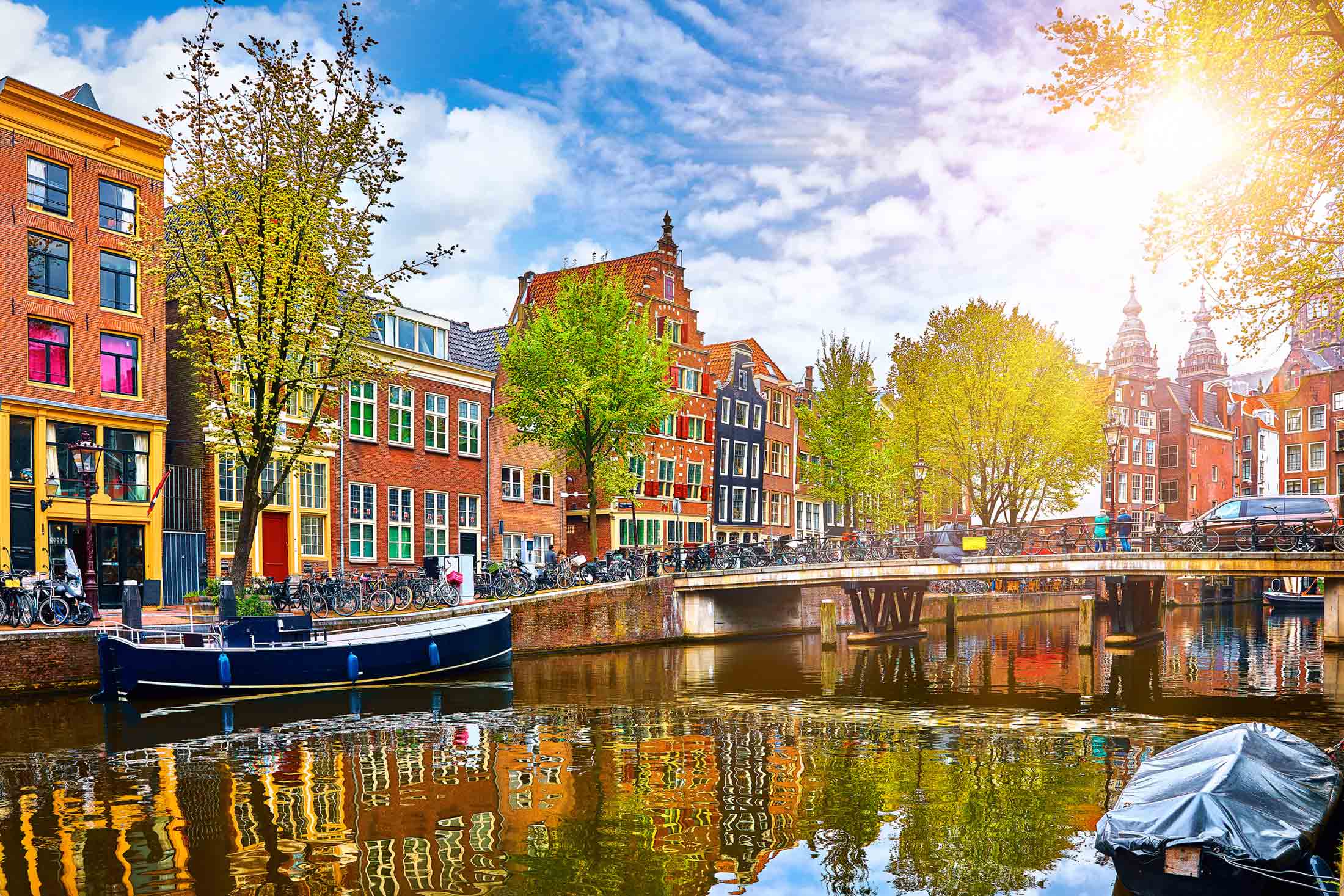 HOLIDAY AND FESTIVALS IN AMSTERDAM