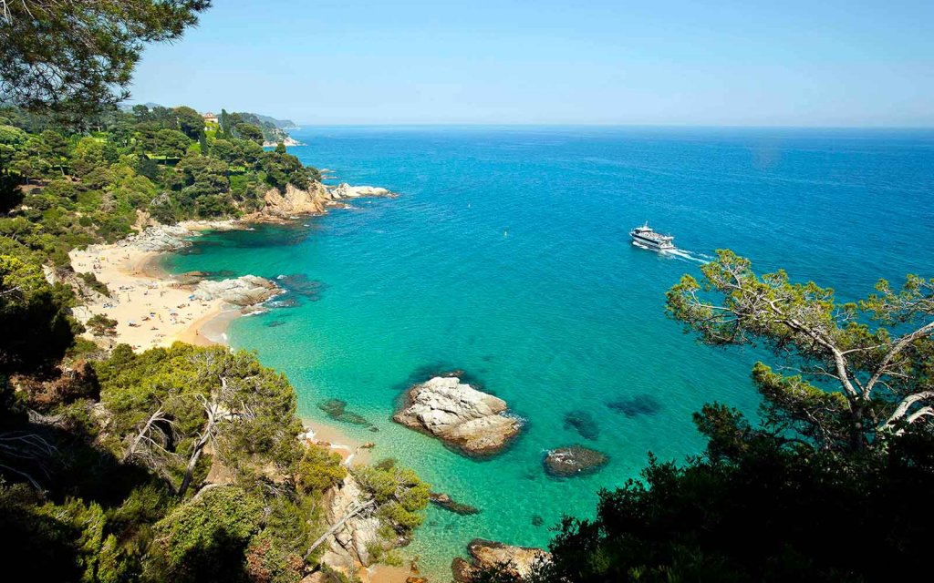 SUMMER HOLIDAY IN BARCELONA AND COSTA BRAVA